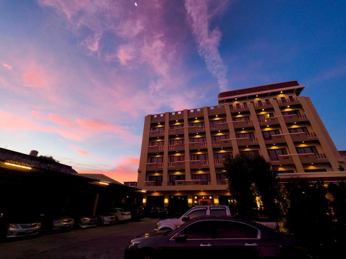 The Centris Hotel Phatthalung Bagian luar foto